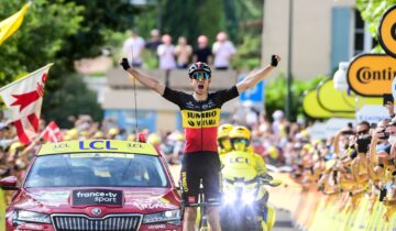 Tour de France: Van Aert spiana il doppio Mont Ventoux