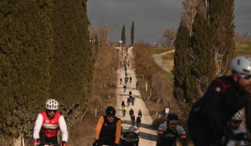 La carica dei 6500 alla conquista della GF Strade Bianche