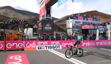 105^ Giro d’Italia – Kamna doma l’Etna, Lopez in rosa