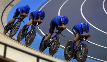 Mondiali pista 2024 – Fidanza 4^ nello scratch. Inseguimento avanti le rocketgirls, sfortuna per il trenino uomini