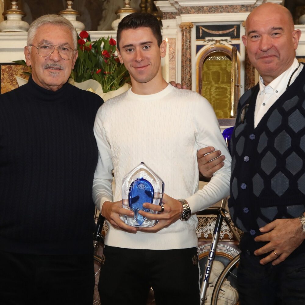 Il premio Coraggio e Avanti a Antonio Tiberi