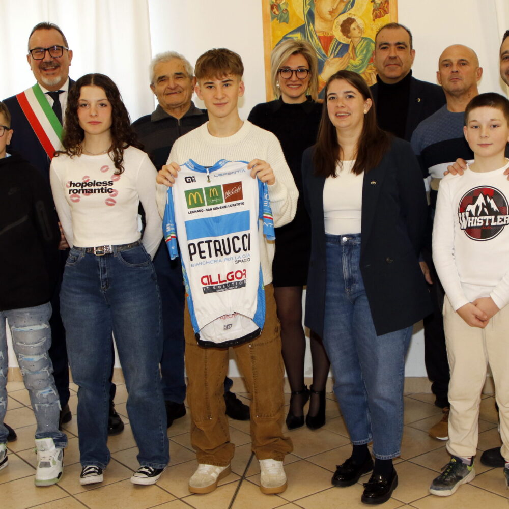 _Q0A004726 01 0004 Rizza Vr Festa Cycling Team Petrucci DIRIGENTI,AUTORITA' ATLETI Photo Credit Photobicicailotto